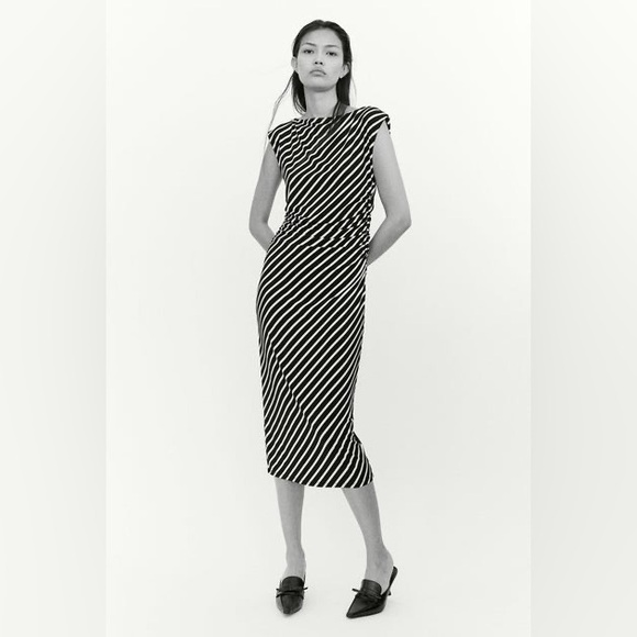 NWT H&M Women's Striped Cap-sleeve Midi Dress - Size: Medium - Picture 3 of 9
